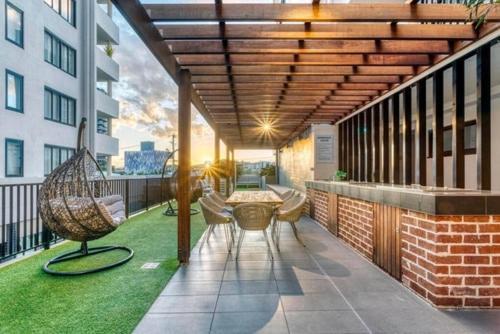 Inner City 1 Bedroom Apartment With Rooftop Pool And Parking - Serain Residences Брисбен Экстерьер фото